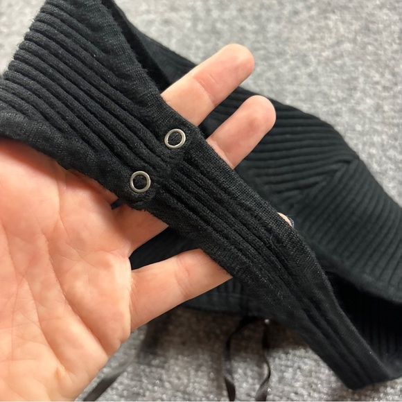 ABERCROMBIE & FITCH Women’s Black Ribbed Halter Top V-neck bodysuit size Small - Picture 4 of 8